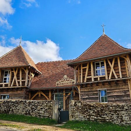 Gite Du Chateau Du Clos Voucheot, Grand Spa De Nage La Bussière-sur-Ouche Exterior foto