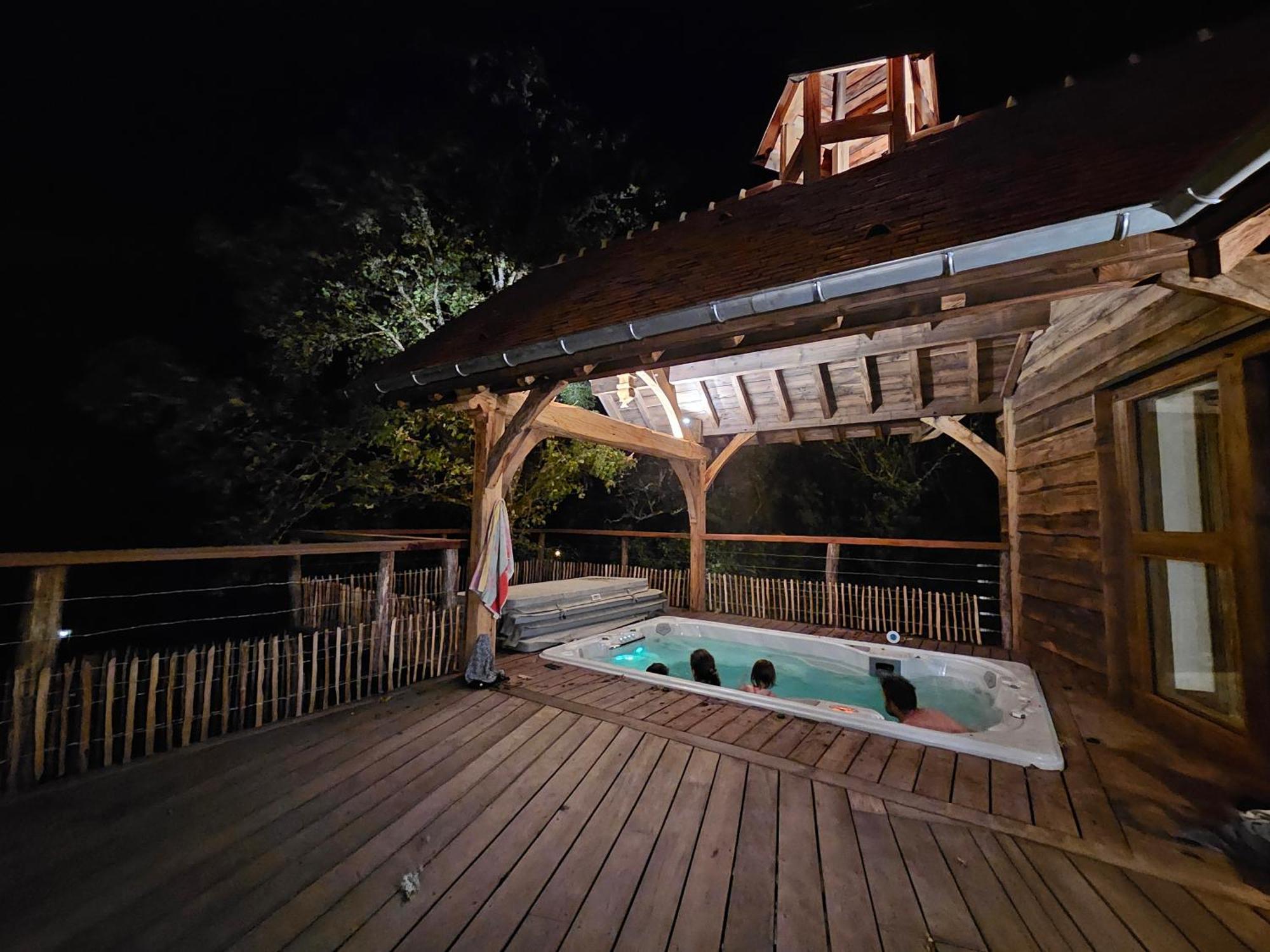 Gite Du Chateau Du Clos Voucheot, Grand Spa De Nage La Bussière-sur-Ouche Exterior foto