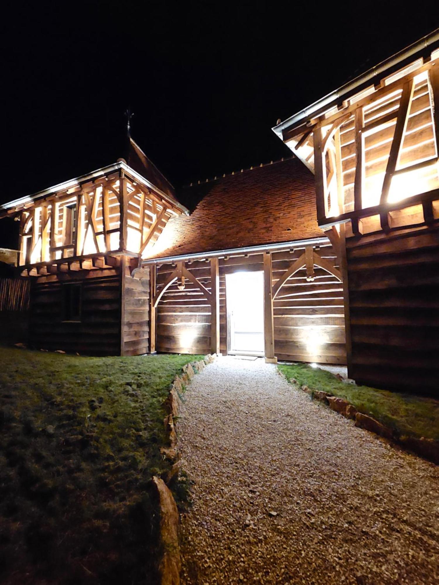 Gite Du Chateau Du Clos Voucheot, Grand Spa De Nage La Bussière-sur-Ouche Exterior foto